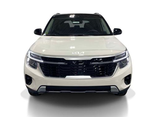 Clear White/Black Roof 2026 Kia Seltos S
