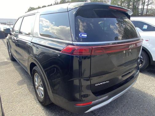 2023 Kia Carnival LX