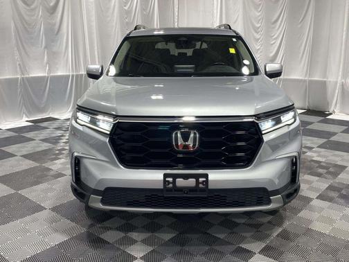 2024 Honda Pilot Touring 8-Passenger