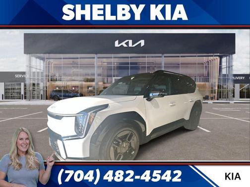 Glacier White Pearl/Ebony Black Roof 2026 Kia EV9 GT-Line