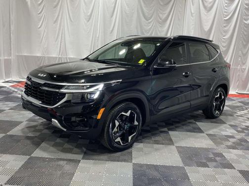 Fusion Black 2024 Kia Seltos EX