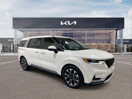 Snow White Pearl 2022 Kia Carnival EX