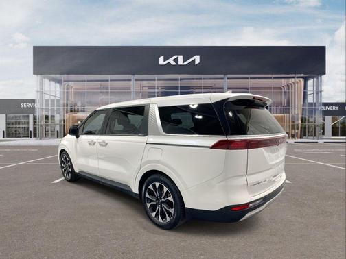 2022 Kia Carnival EX