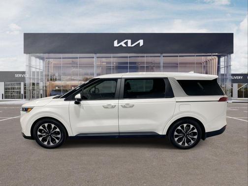 2022 Kia Carnival EX