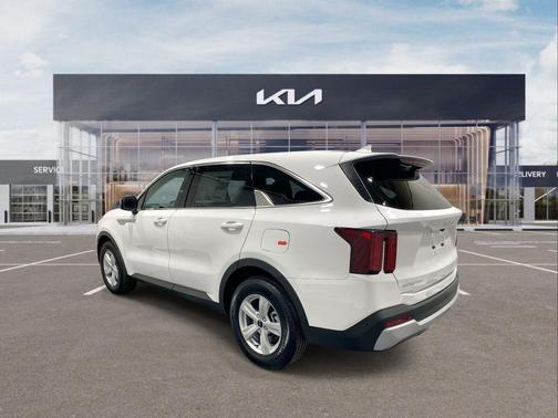 Glacial White Pearl 2026 Kia Sorento LX