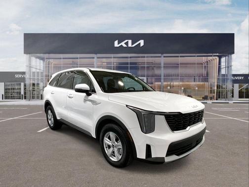 Glacial White Pearl 2026 Kia Sorento LX