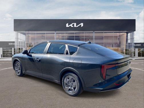 2025 Kia K4 LX