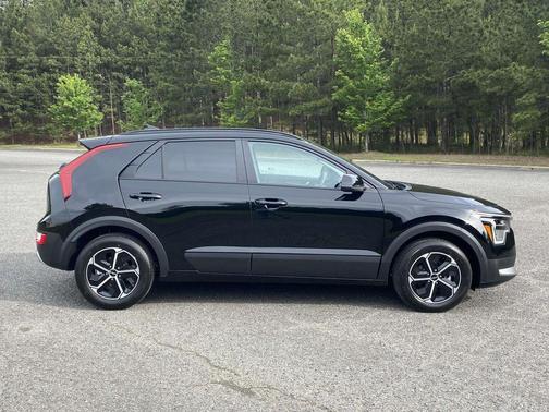 2025 Kia Niro LX