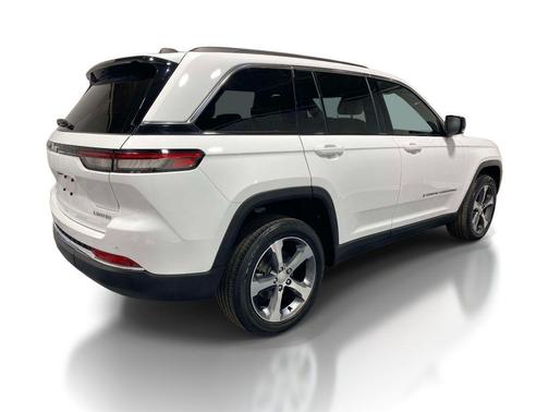 Bright White Clearcoat 2023 Jeep Grand Cherokee Limited