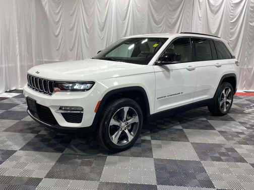 Bright White Clearcoat 2023 Jeep Grand Cherokee Limited