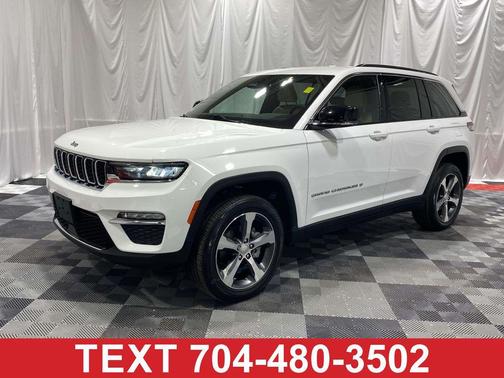 Bright White Clearcoat 2023 Jeep Grand Cherokee Limited