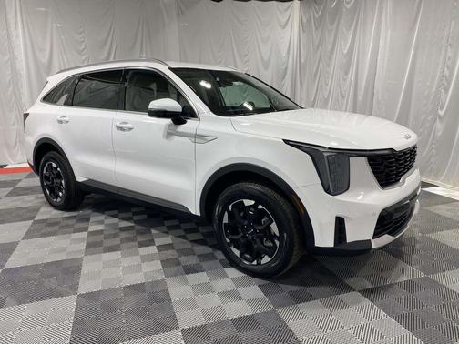 Glacial White Pearl 2026 Kia Sorento S