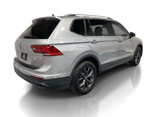 Pyrite Silver Metallic 2023 Volkswagen Tiguan 2.0T SE