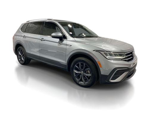 Pyrite Silver Metallic 2023 Volkswagen Tiguan 2.0T SE