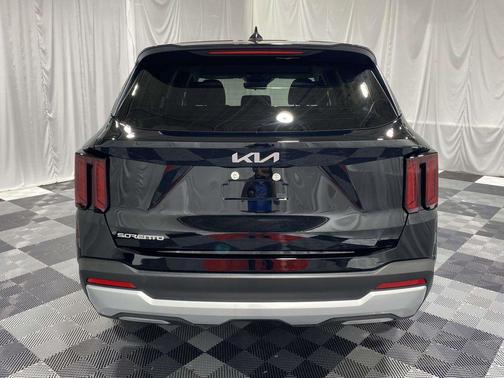 Ebony Black 2026 Kia Sorento LX