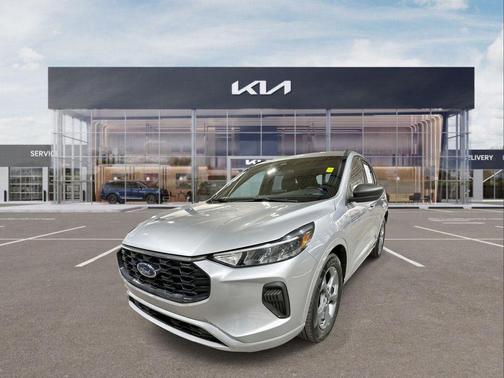 ICONIC SILVER METALLIC 2023 Ford Escape ST-Line