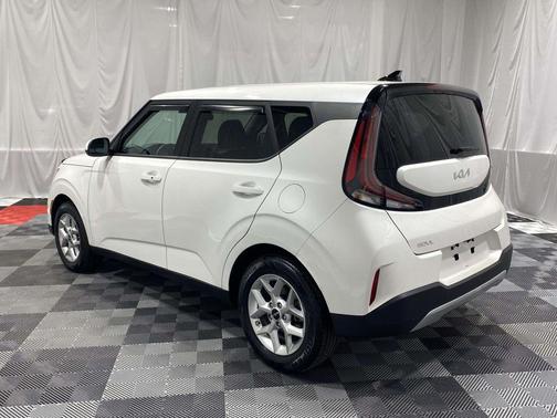 Snow White Pearl 2023 Kia Soul S