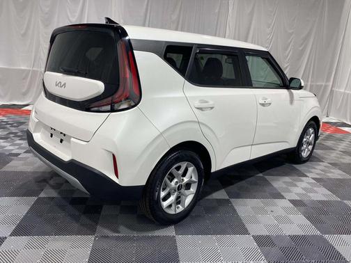 Snow White Pearl 2023 Kia Soul S
