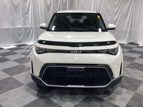 Snow White Pearl 2023 Kia Soul S