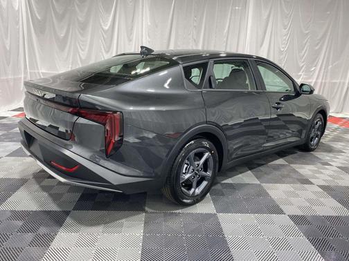 Interstellar Gray 2026 Kia K4 LXS