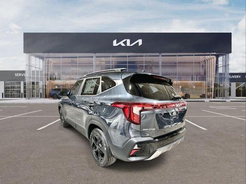 Gravity Gray 2026 Kia Seltos EX