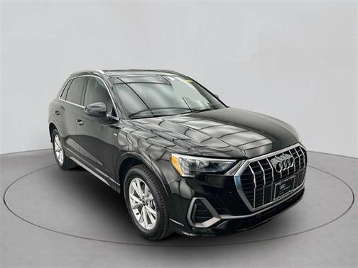 2022 Audi Q3 Premium 45 TFSI S line quattro Tiptronic