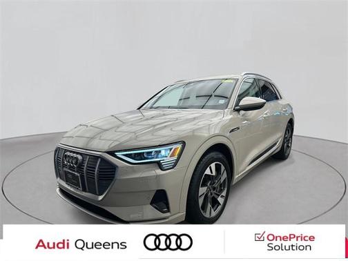 2022 Audi e-tron Premium quattro