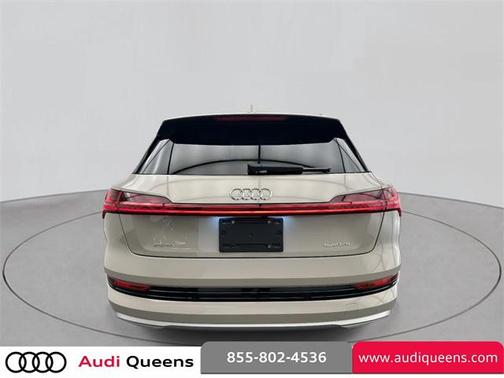 2022 Audi e-tron Premium quattro