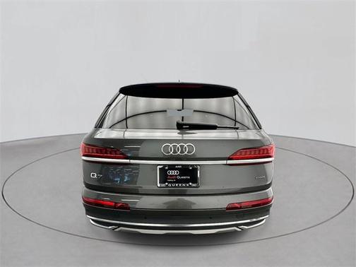 2022 Audi Q7 Premium 45 TFSI quattro Tiptronic