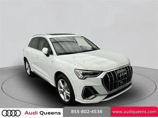 2022 Audi Q3 Premium Plus 45 TFSI S line quattro Tiptronic