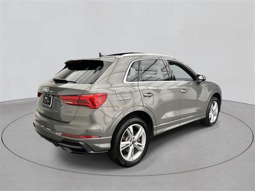 2022 Audi Q3 Premium 45 TFSI S line quattro Tiptronic