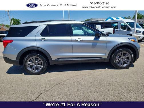 Iconic Silver Metallic 2024 Ford Explorer XLT