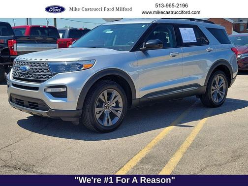 Iconic Silver Metallic 2024 Ford Explorer XLT