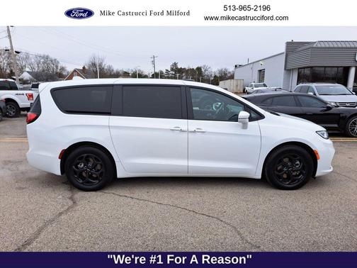 2022 Chrysler Pacifica Hybrid Touring L