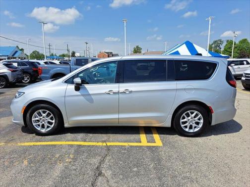 2023 Chrysler Pacifica Touring L