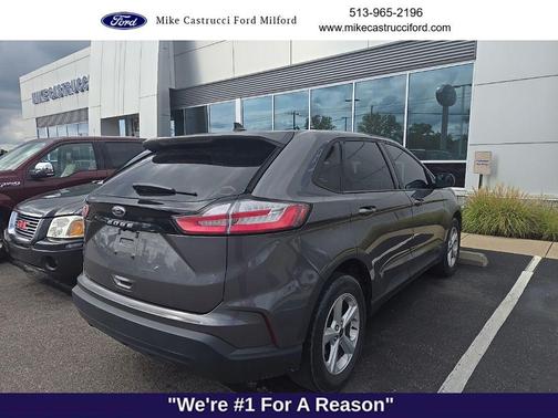 Gray Metallic 2021 Ford Edge SE