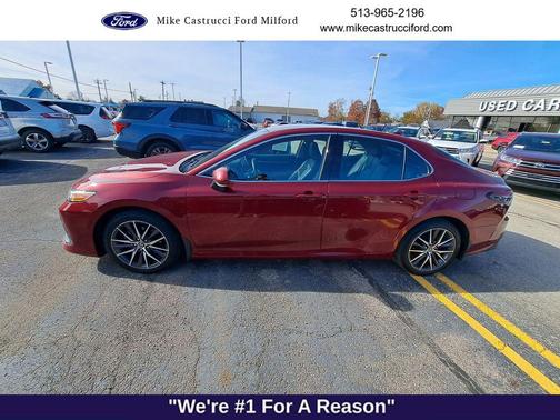 2022 Toyota Camry Hybrid XLE