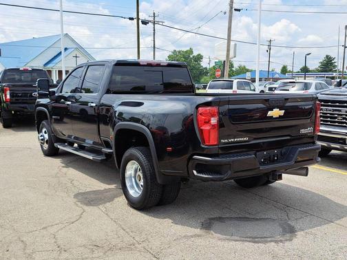 2022 Chevrolet Silverado 3500 High Country