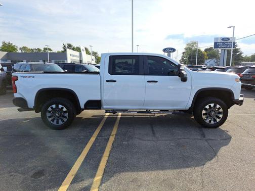 2021 Chevrolet Silverado 2500 Custom