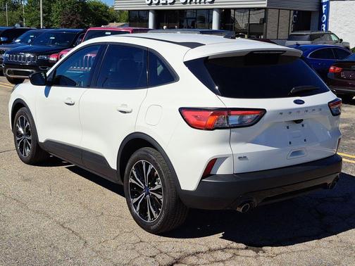 2022 Ford Escape SE