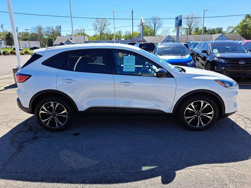 2022 Ford Escape SE