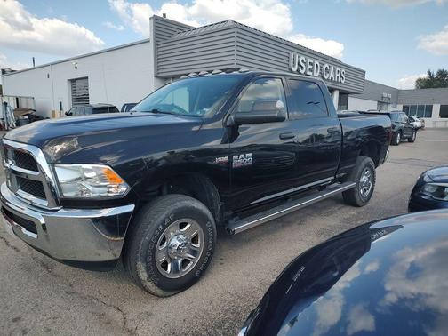 2018 RAM 2500 Tradesman Crew Cab 4x4 6'4' Box