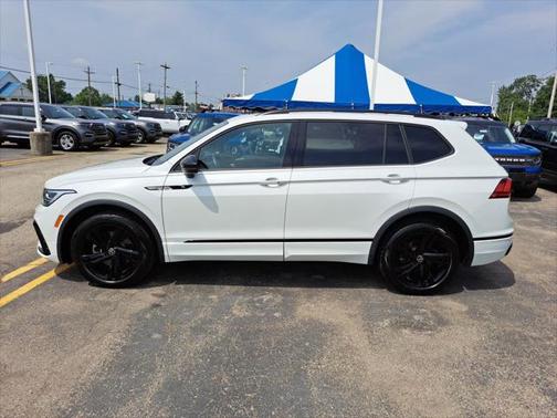 2023 Volkswagen Tiguan 2.0T SE R-Line Black