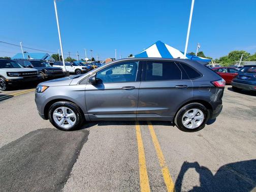 2022 Ford Edge SE