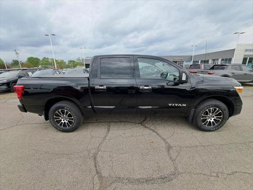 2021 Nissan Titan SV