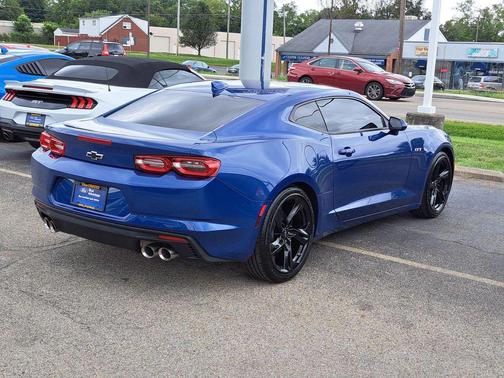 2021 Chevrolet Camaro RWD Coupe LT1
