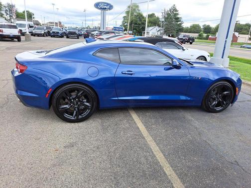 2021 Chevrolet Camaro RWD Coupe LT1