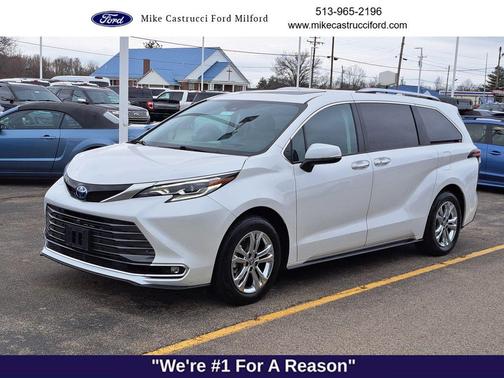 2024 Toyota Sienna Platinum