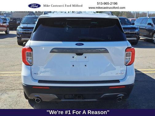 Star White Metallic Tri-Coat 2022 Ford Explorer XLT