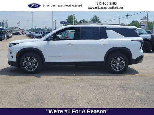 Summit White 2026 Chevrolet Traverse LT